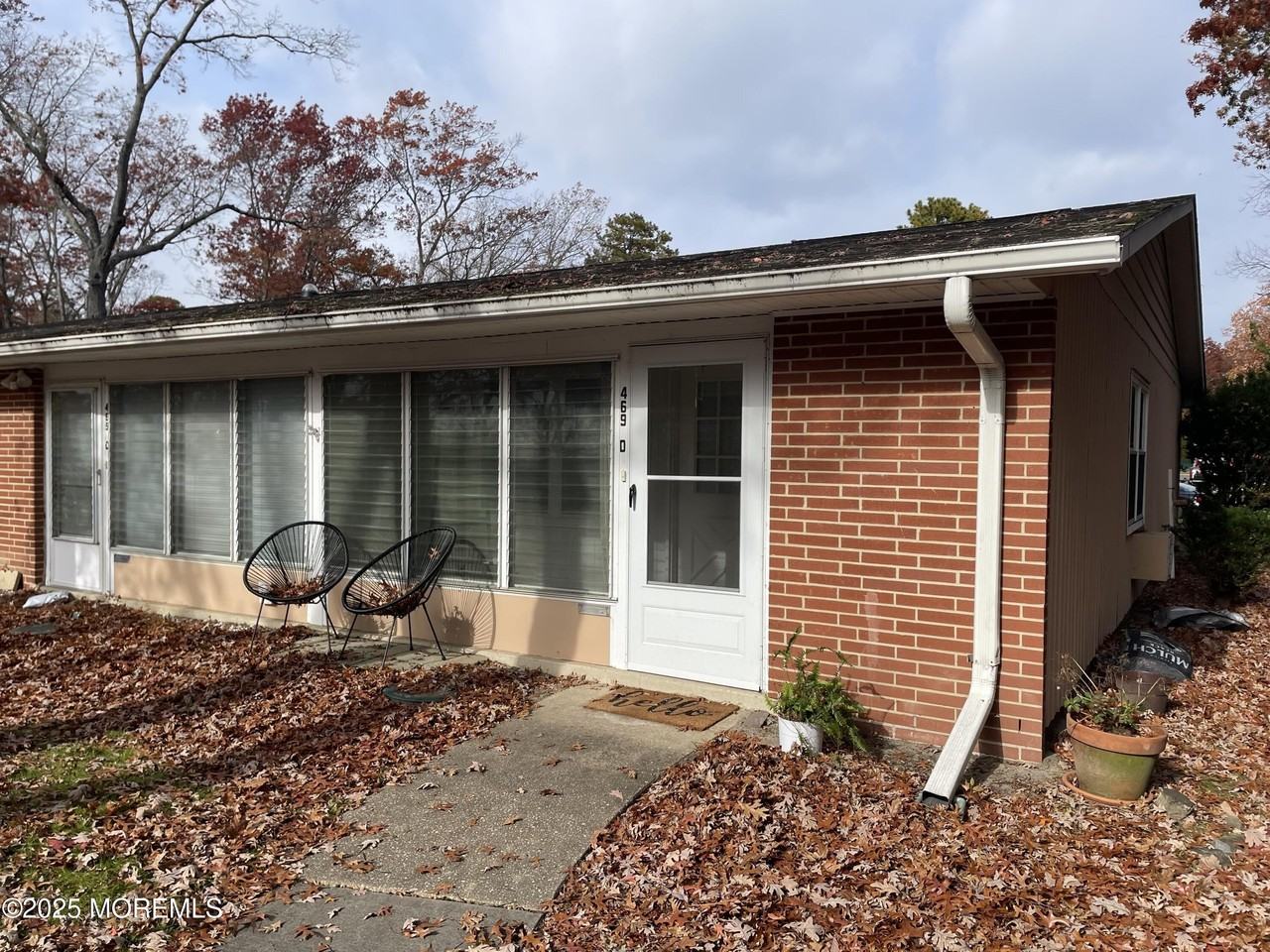 469D Thornbury Ct - Photo 2 of 12