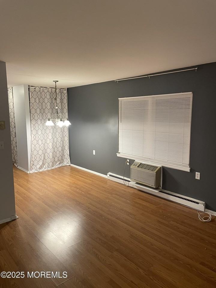 469D Thornbury Ct - Photo 3 of 12