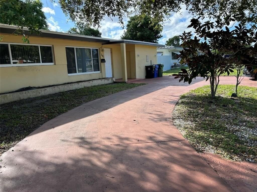 701 W Evanston Cir - Photo 2 of 23