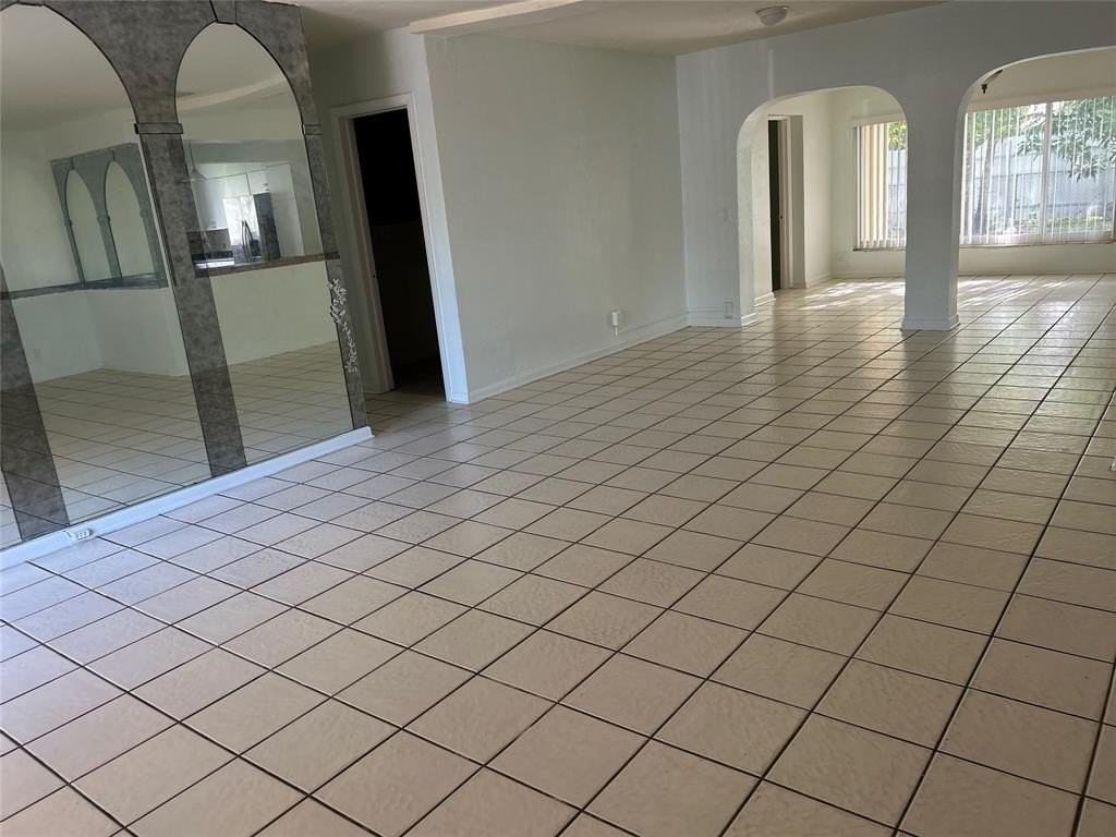 701 W Evanston Cir - Photo 4 of 23