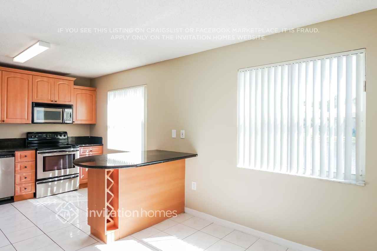 4661 Sw 151st Ave - Photo 5 of 18