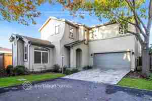 featured image of 16 Shadmoor Pl