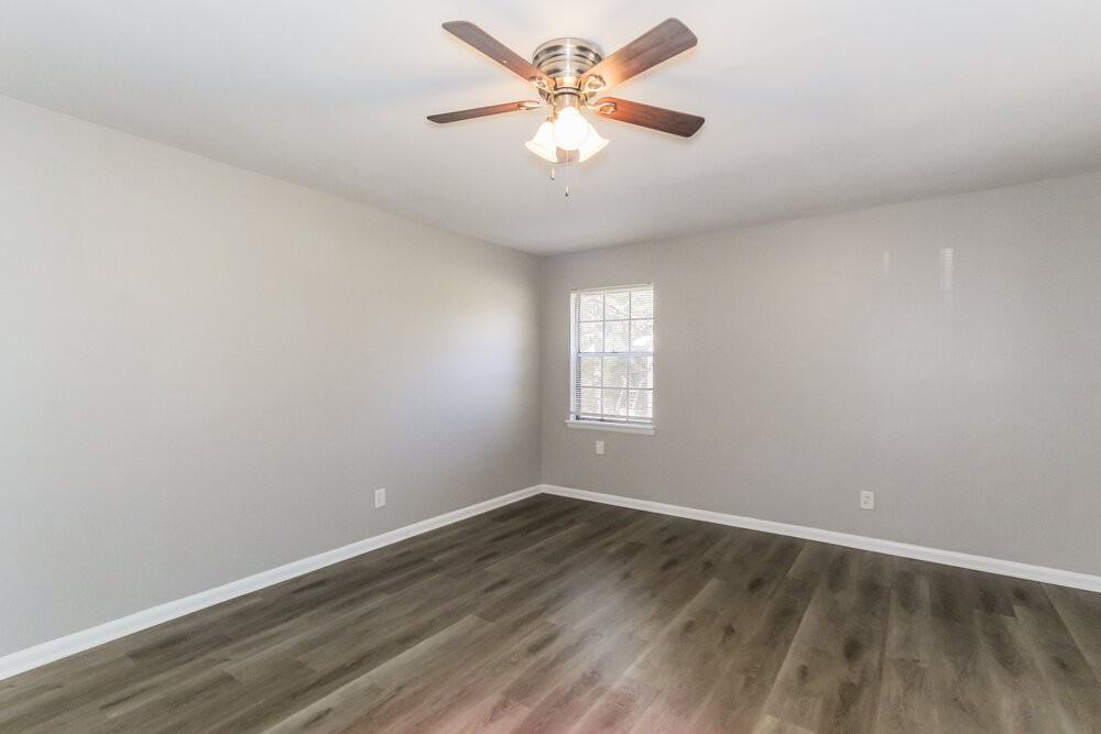 348 Pleasant Grove Rd - Photo 5 of 17
