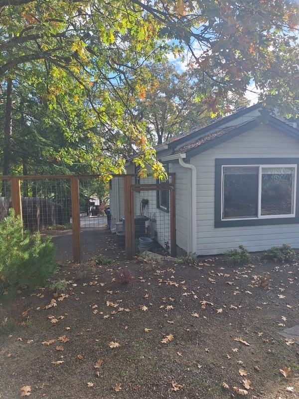 299 Gresham St - Photo 2 of 31