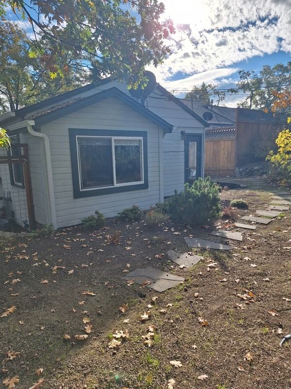 299 Gresham St - Photo 3 of 31