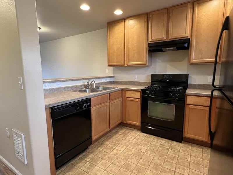 2250 Sw 21st St #10 - Photo 3 of 26