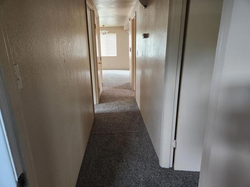 133 Ne Main St - Photo 6 of 14