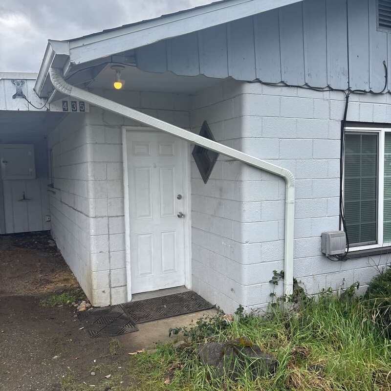 435 Ne Russell Ave - Photo 2 of 22