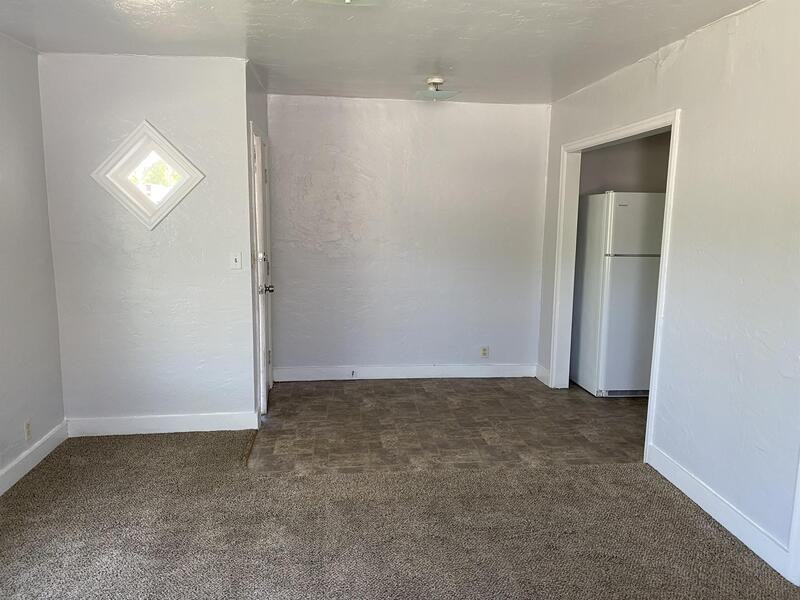 435 Ne Russell Ave - Photo 4 of 22