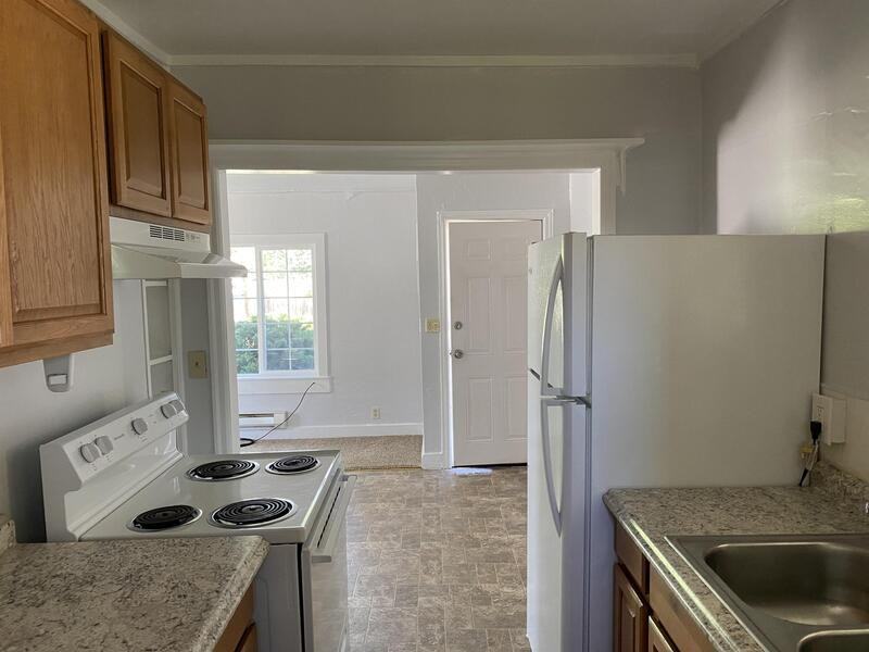 435 Ne Russell Ave - Photo 5 of 22