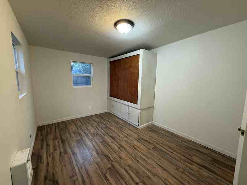 173 Se Lane Ave - Photo 5 of 8