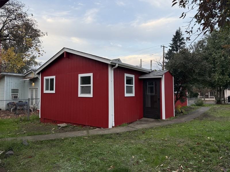 173 Se Lane Ave - Photo 6 of 8