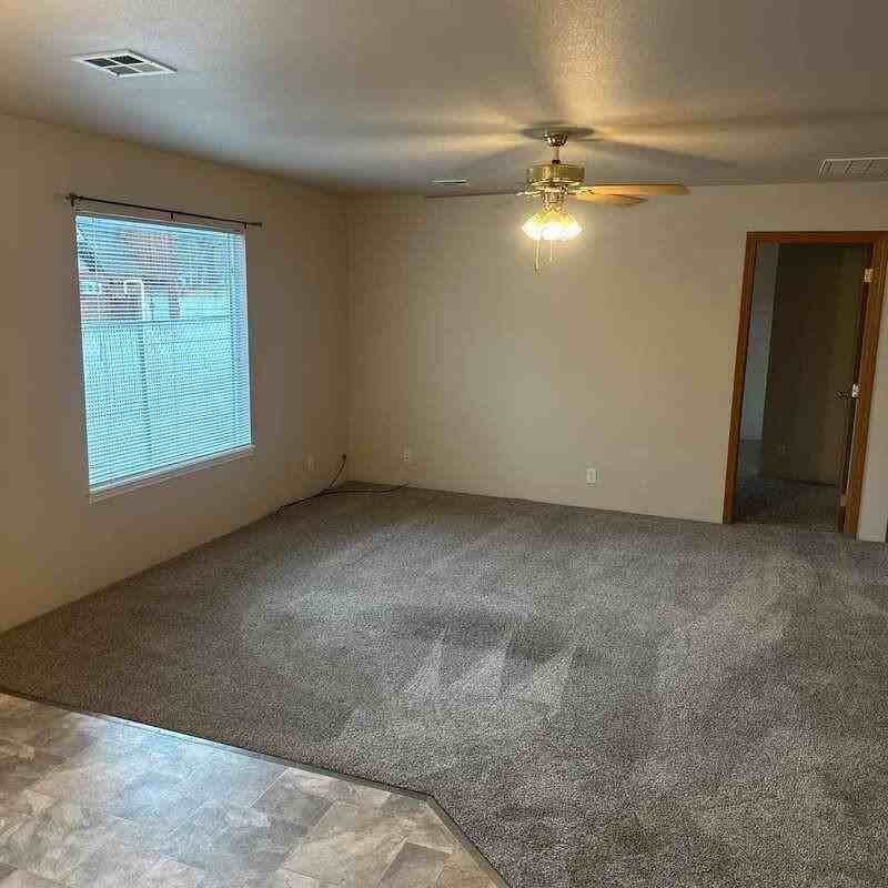 228 Sw Westholm Ave - Photo 6 of 37