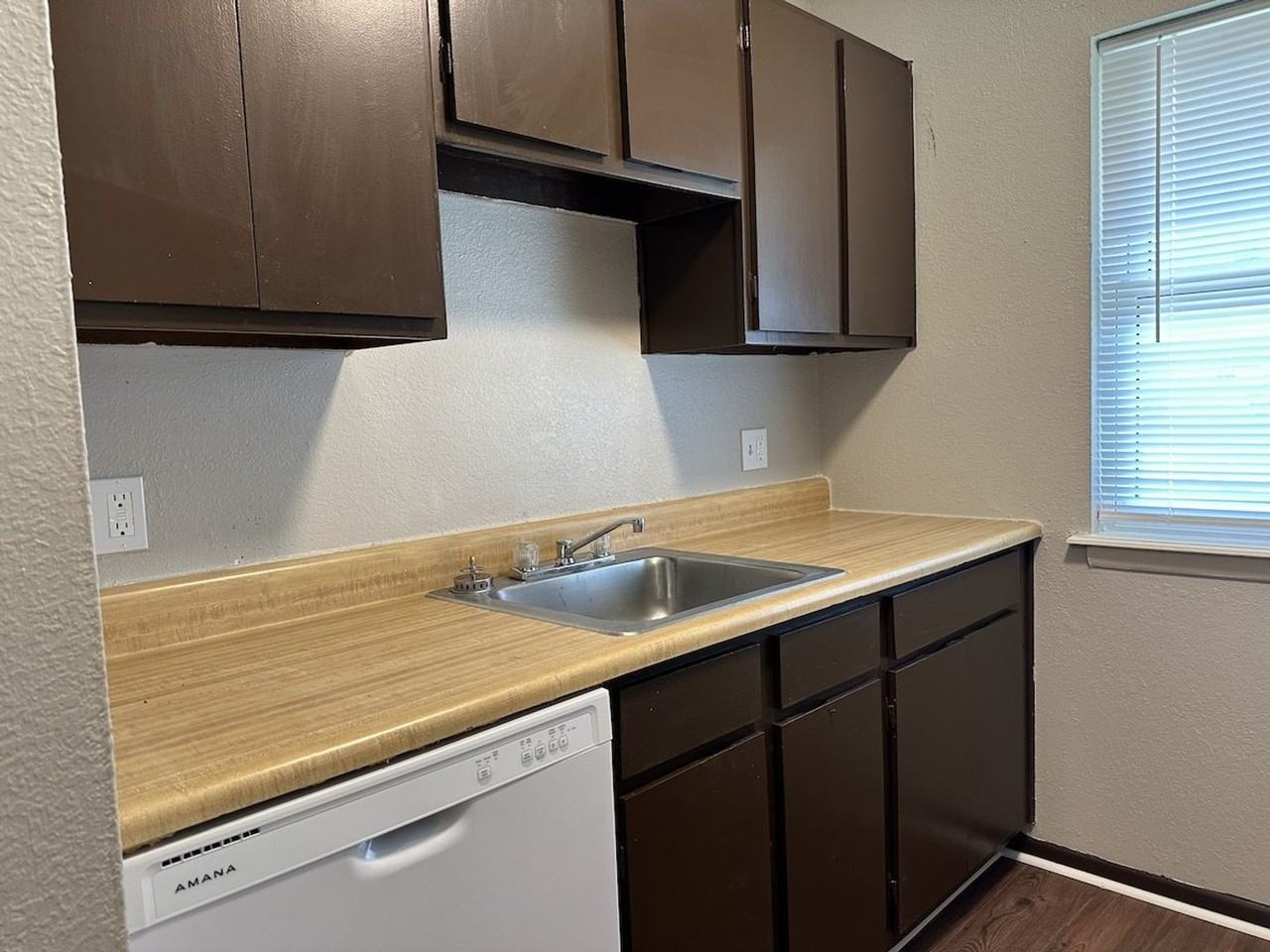 Creekside Apartments - Photo 4 of 22