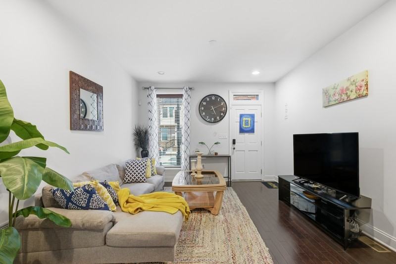 1012 Mcdonogh St - Photo 2 of 20