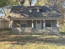 featured image of 2307 N Franklin Ave