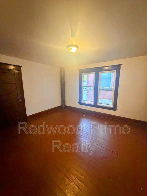 554 Highland Ave - Photo 6 of 6