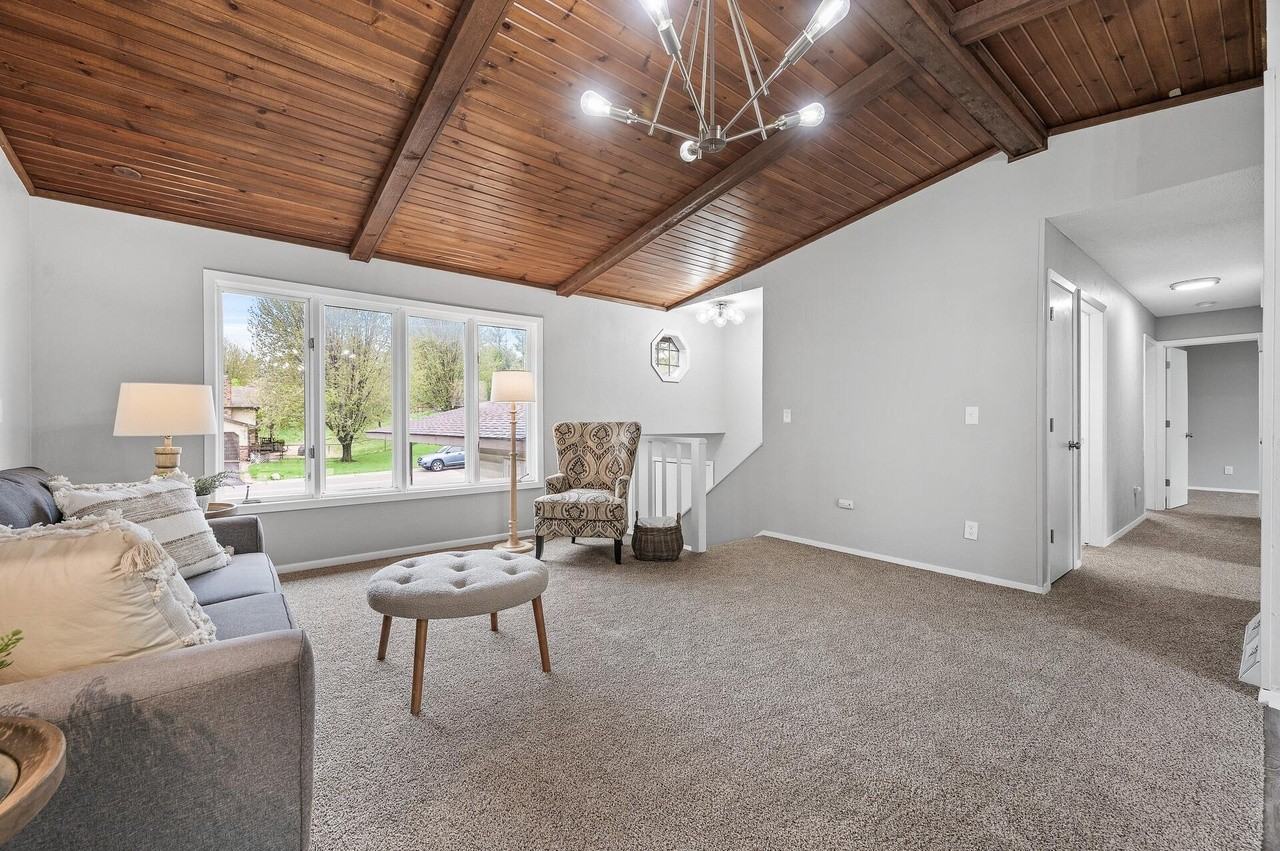 5801 Covington Terrace - Photo 3 of 27