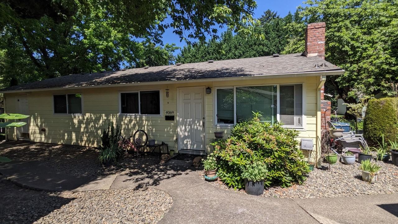 Loreto Apartments - Photo 6 of 50