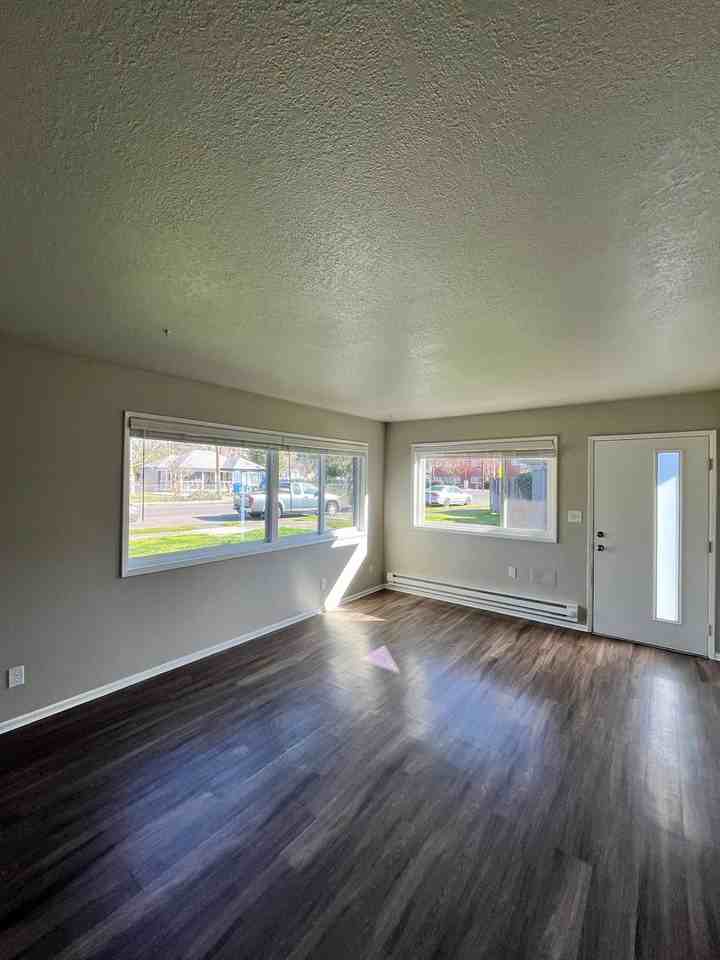 The Rivercrest Apartments by Star Metro - Photo 7 of 19