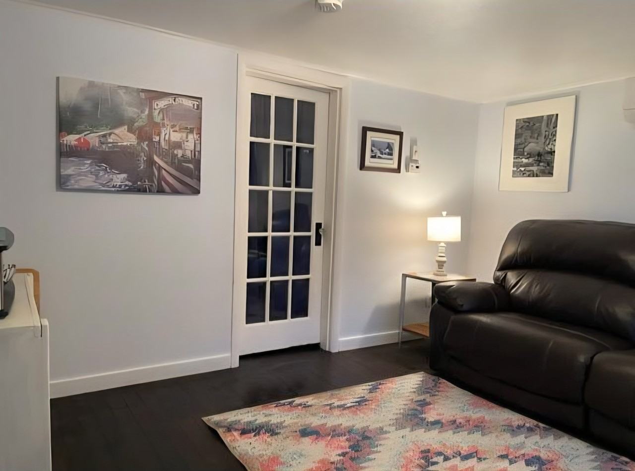 1003 Oceanview - Photo 4 of 12