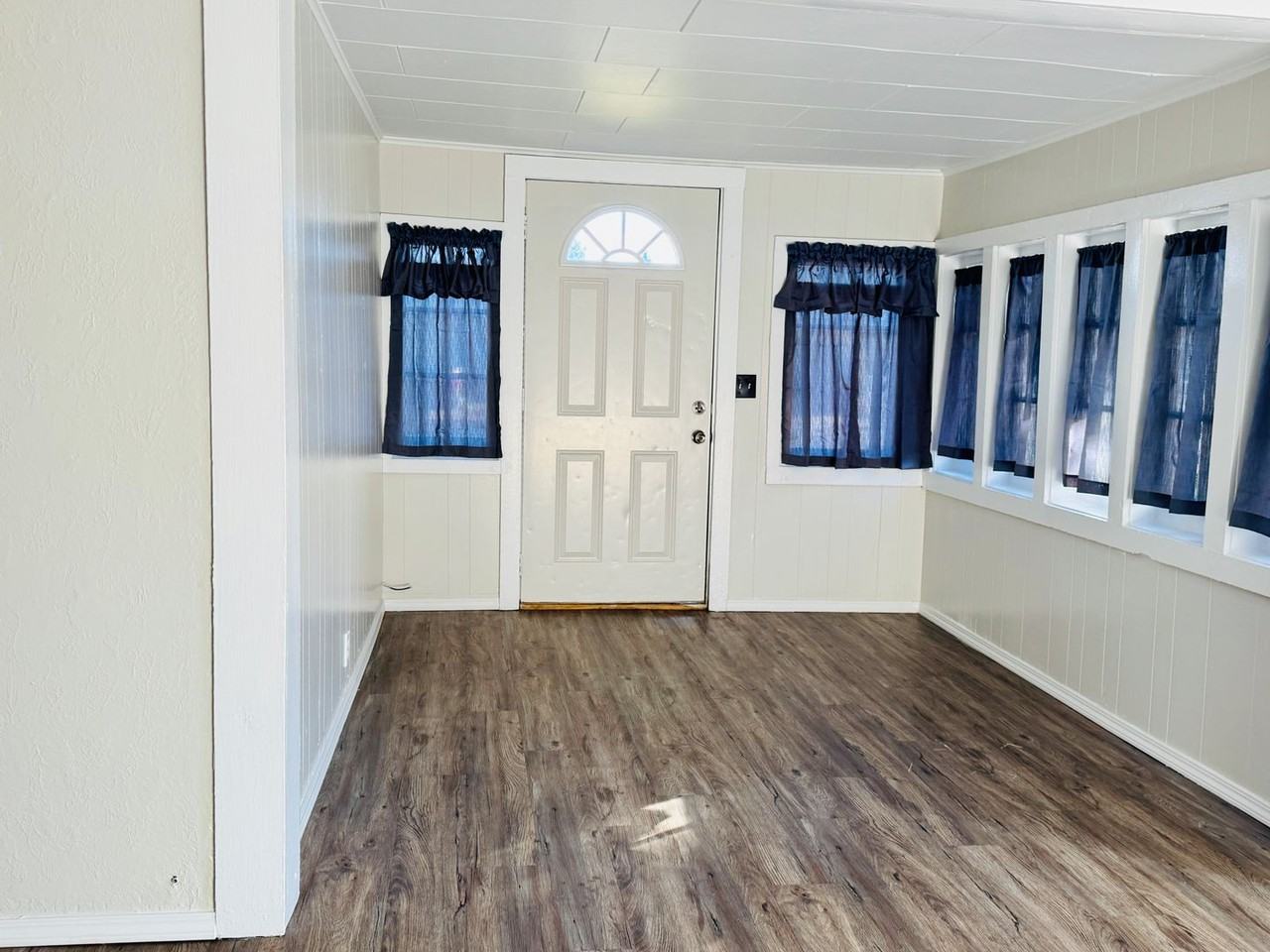 210 18th St - Photo 3 of 16