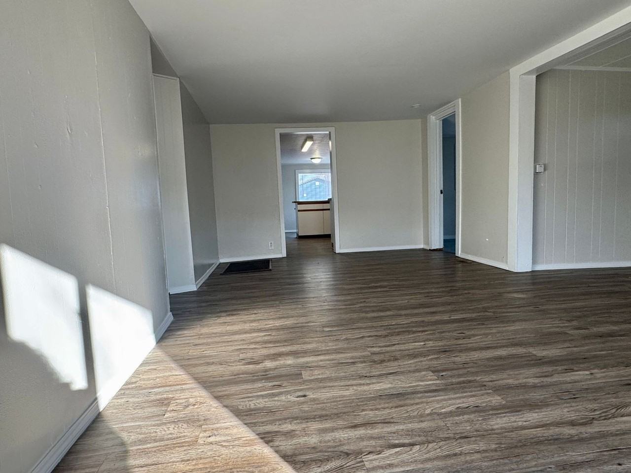 210 18th St - Photo 4 of 16