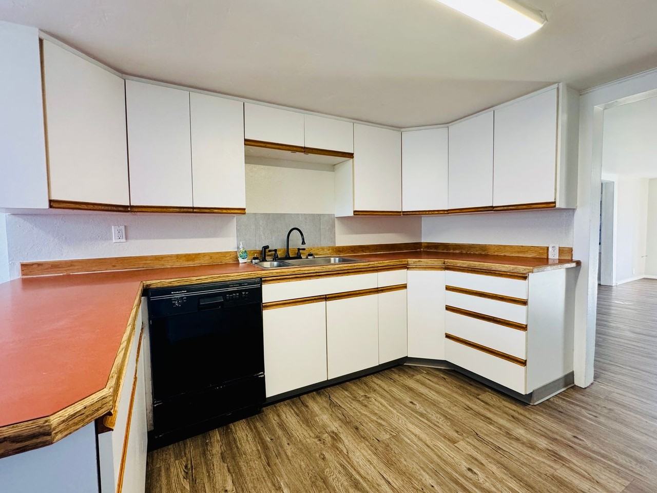 210 18th St - Photo 6 of 16