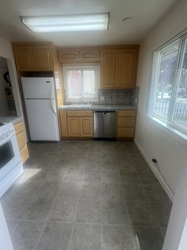 188 North 14th Street - Photo 5 of 11