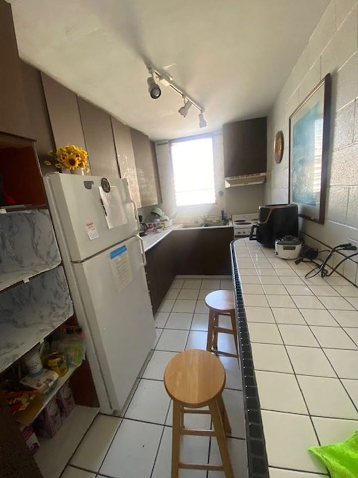 1917 Algaroba St. - Photo 2 of 11