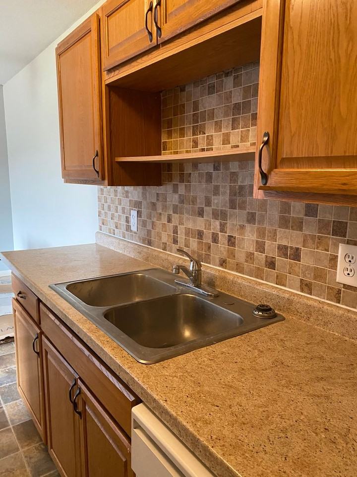PERSAUD BRAMANTES APARTMENTS - Photo 3 of 7
