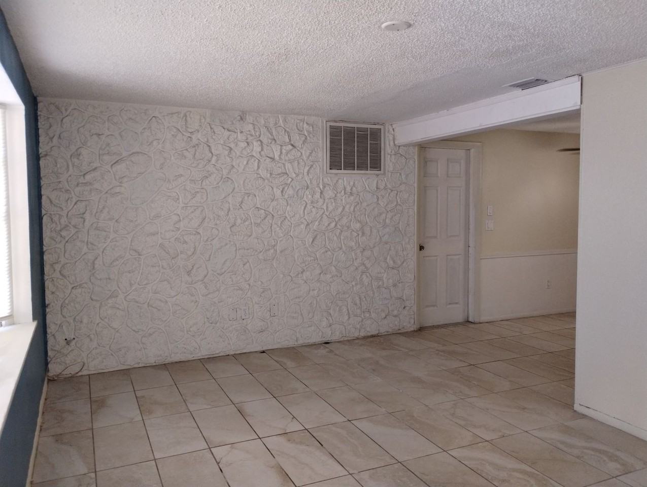 3611 Windham Drive - Photo 2 of 9