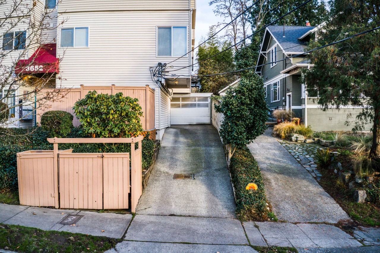 Interlake - Photo 2 of 9