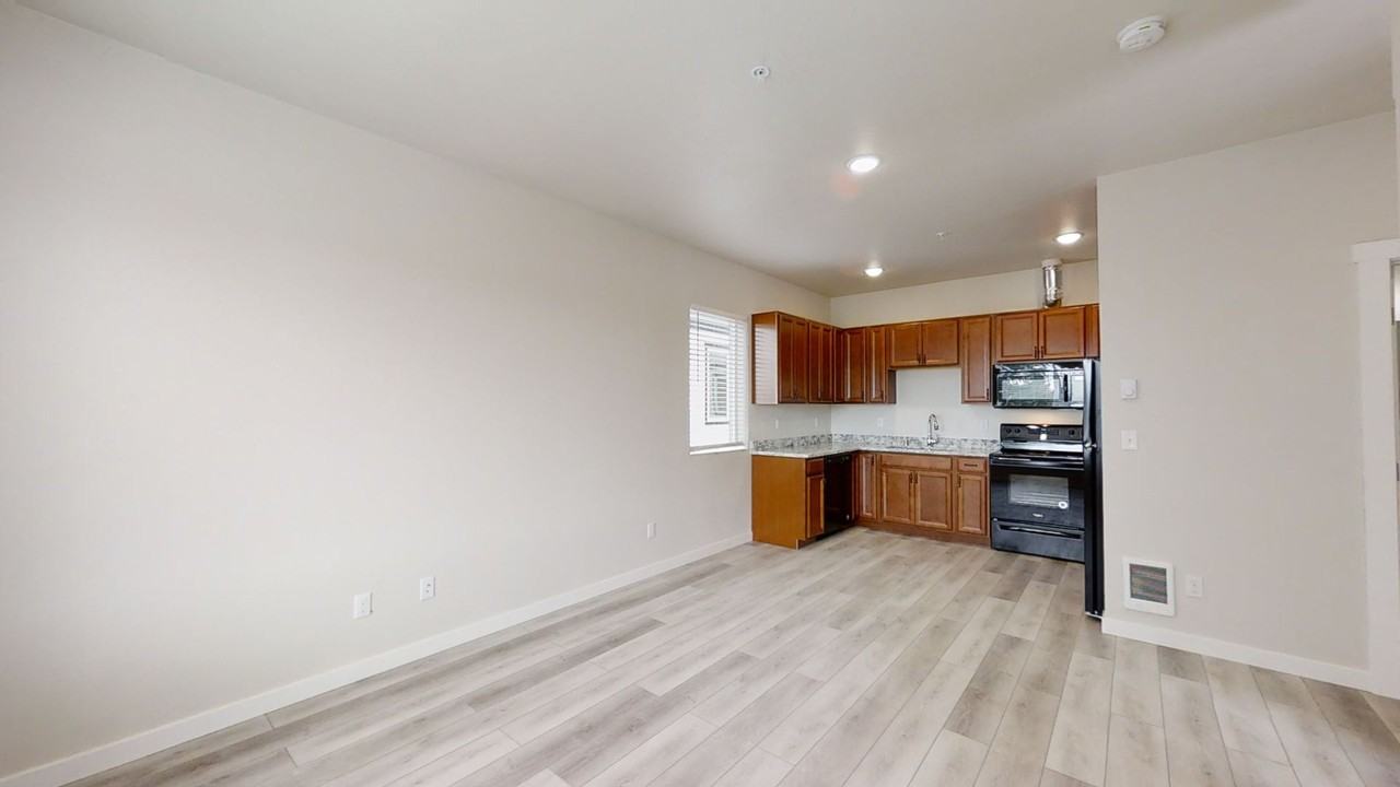 7427 S D St - Photo 6 of 33