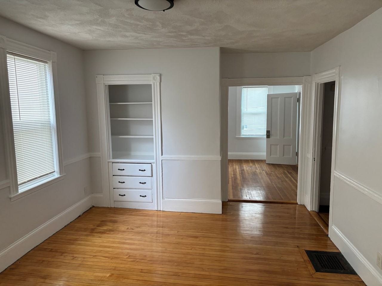 43 Crescent Street - Photo 3 of 11