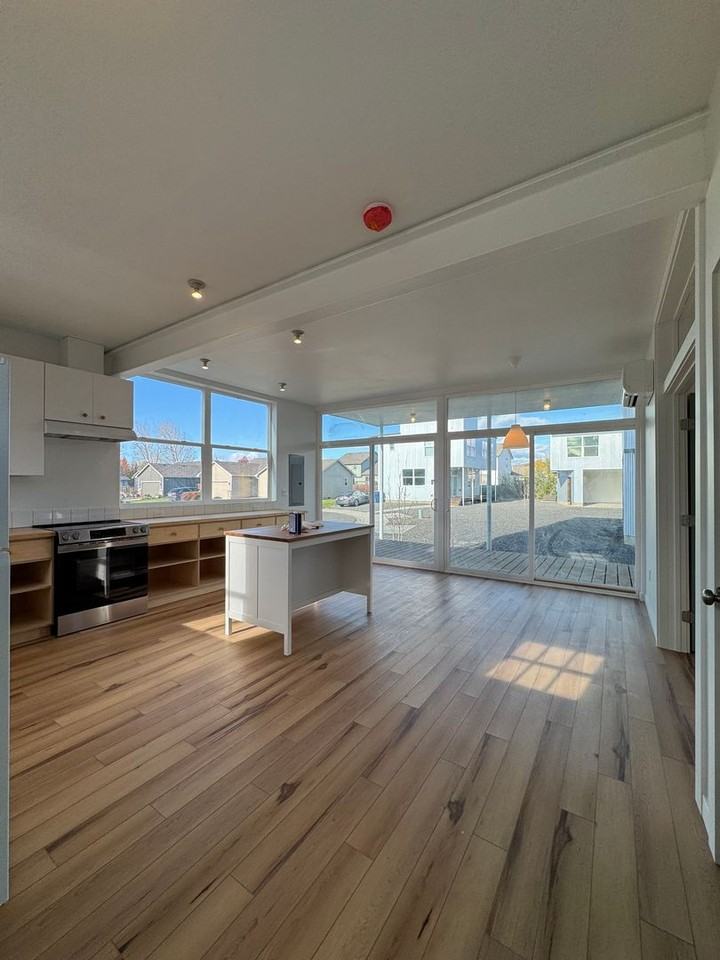 406 E Windsor Ct #1 - Photo 2 of 25