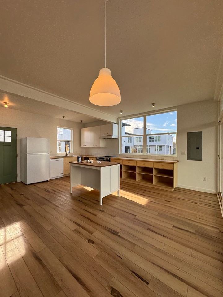 406 E Windsor Ct #1 - Photo 3 of 25