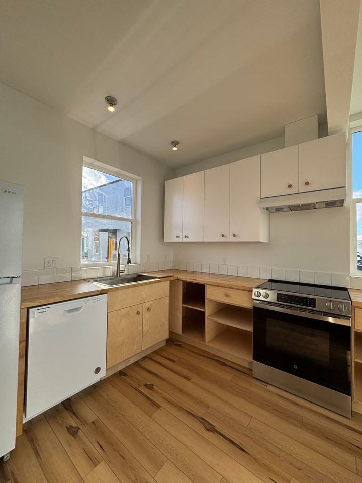 406 E Windsor Ct #1 - Photo 5 of 25