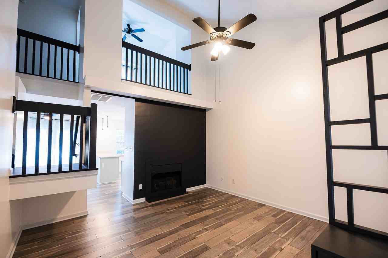 3700 Winborne Ln - Photo 4 of 30