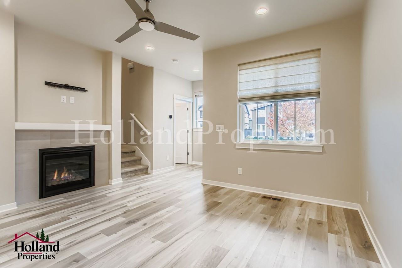 4050 Se Century Blvd - Photo 3 of 20