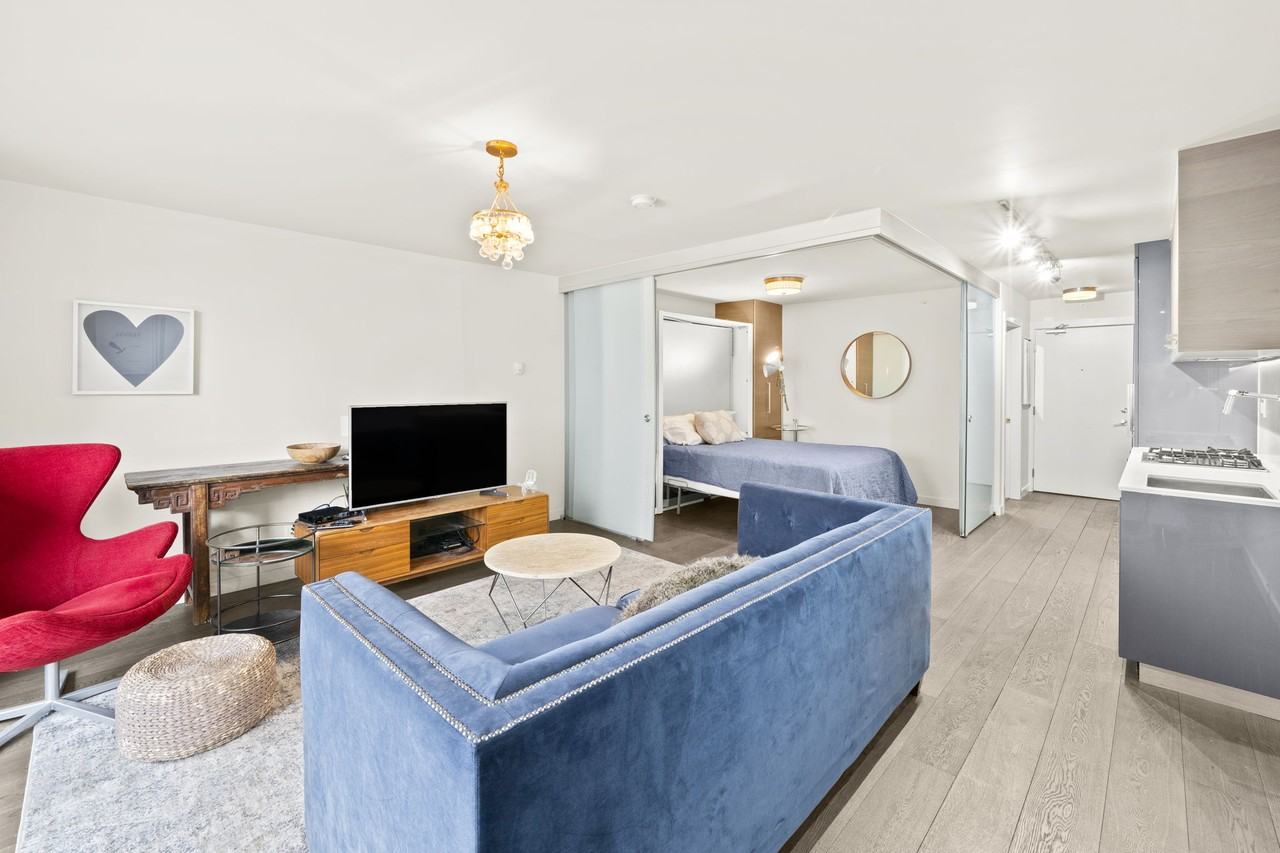 189 Keefer Place #702 - Photo 3 of 21