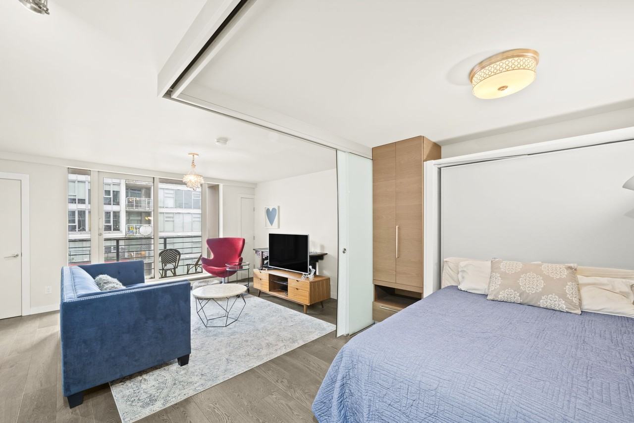 189 Keefer Place #702 - Photo 4 of 21