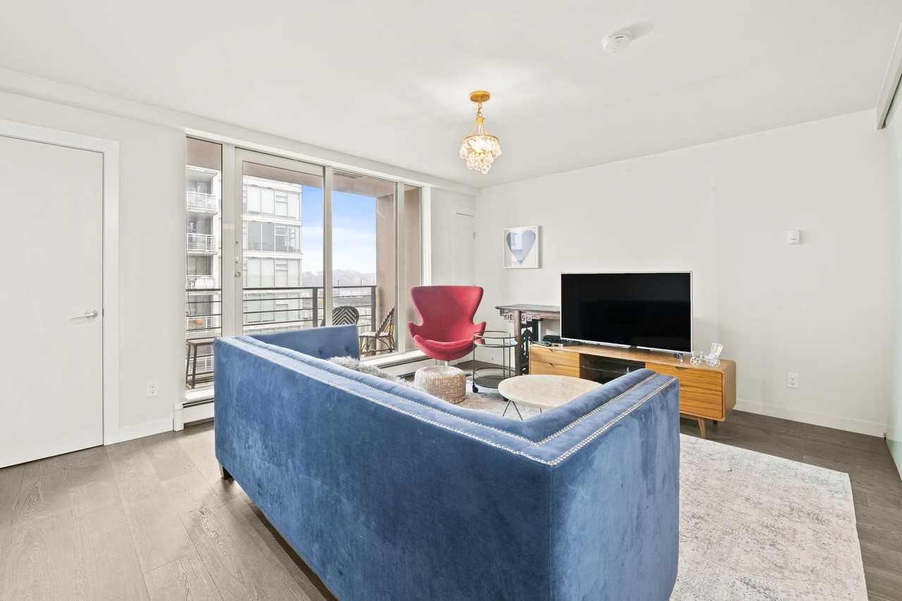 189 Keefer Place #702 - Photo 6 of 21