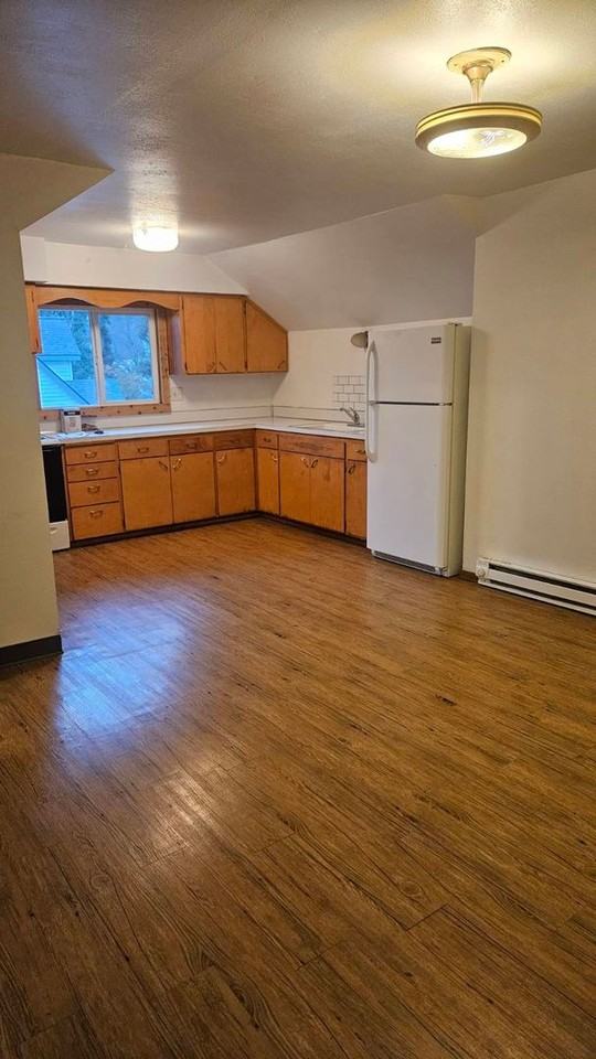 2005 E Front Ave #4 - Photo 2 of 7