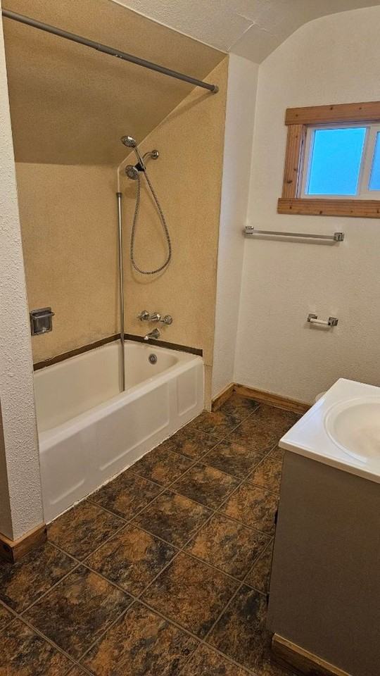 2005 E Front Ave #4 - Photo 6 of 7