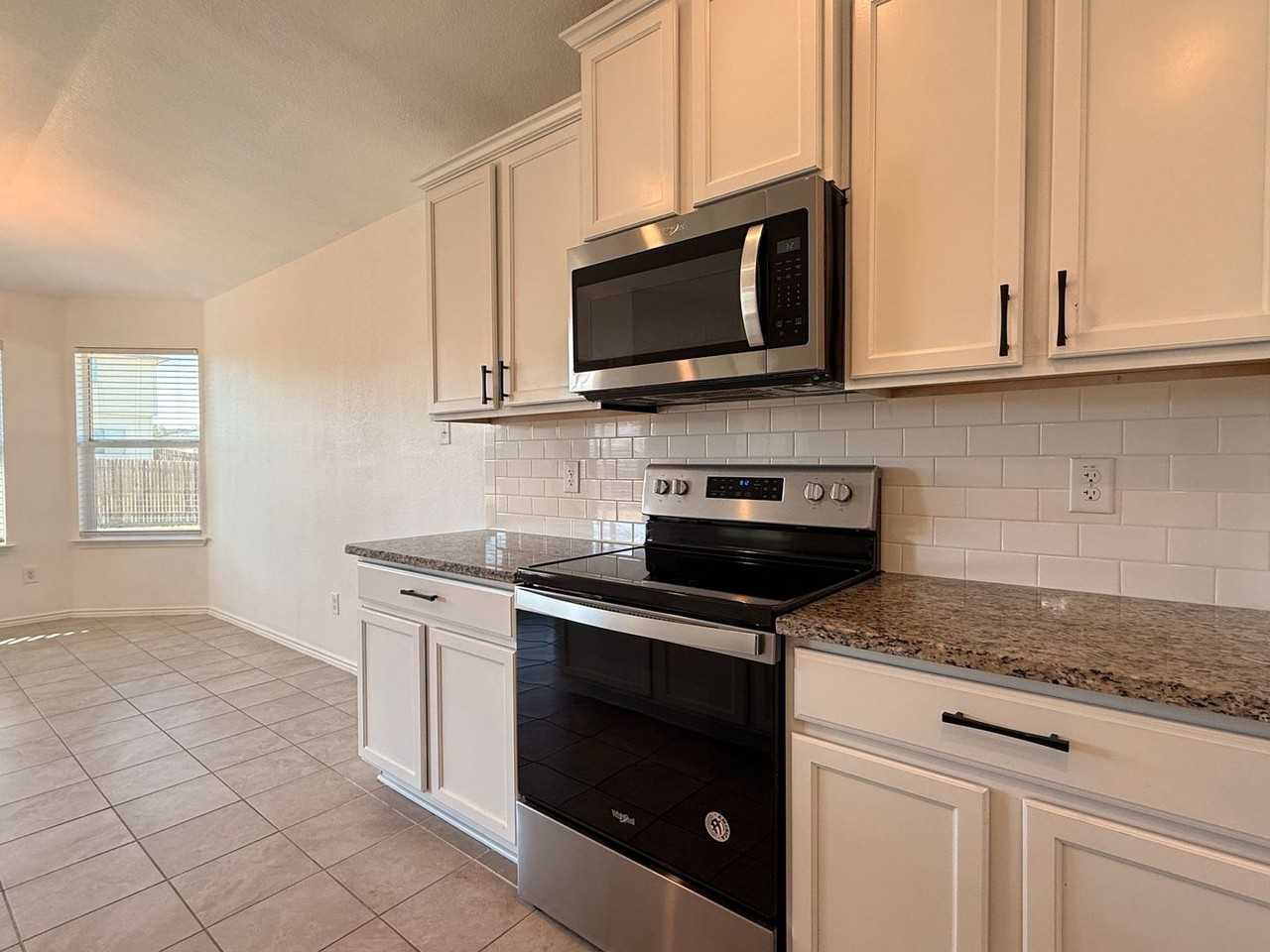 1805 Bee Creek Loop - Photo 7 of 26