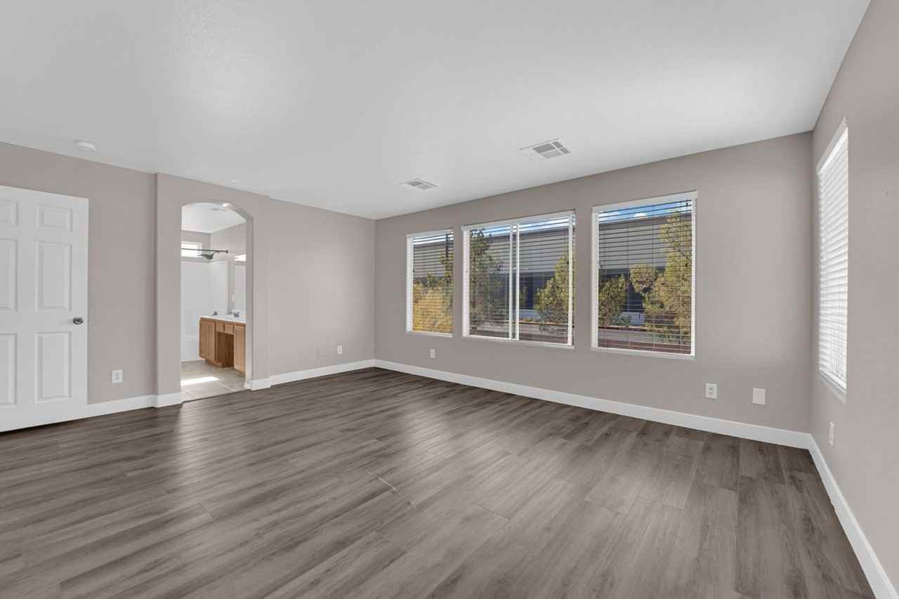 7931 Severn Valley St - Photo 2 of 19