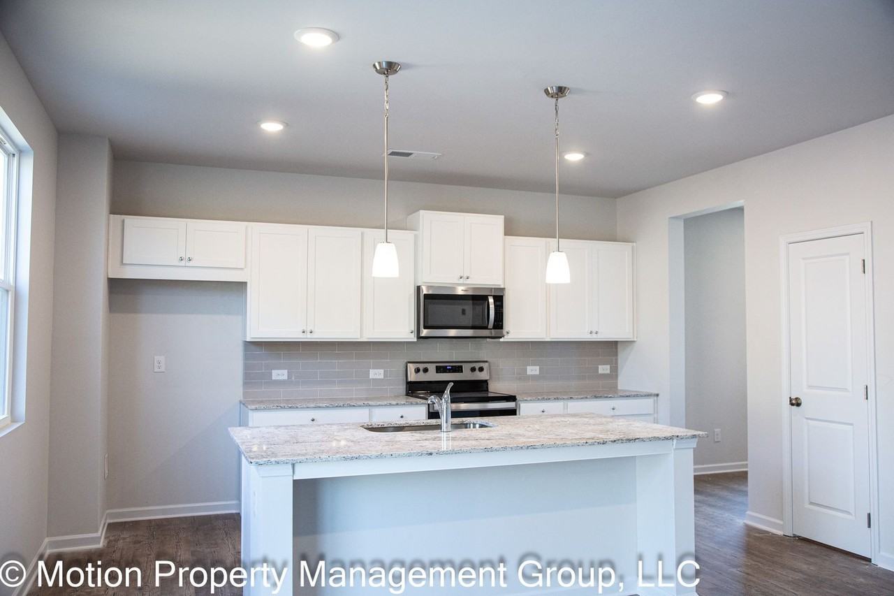 19 Springwood Ln - Photo 2 of 13