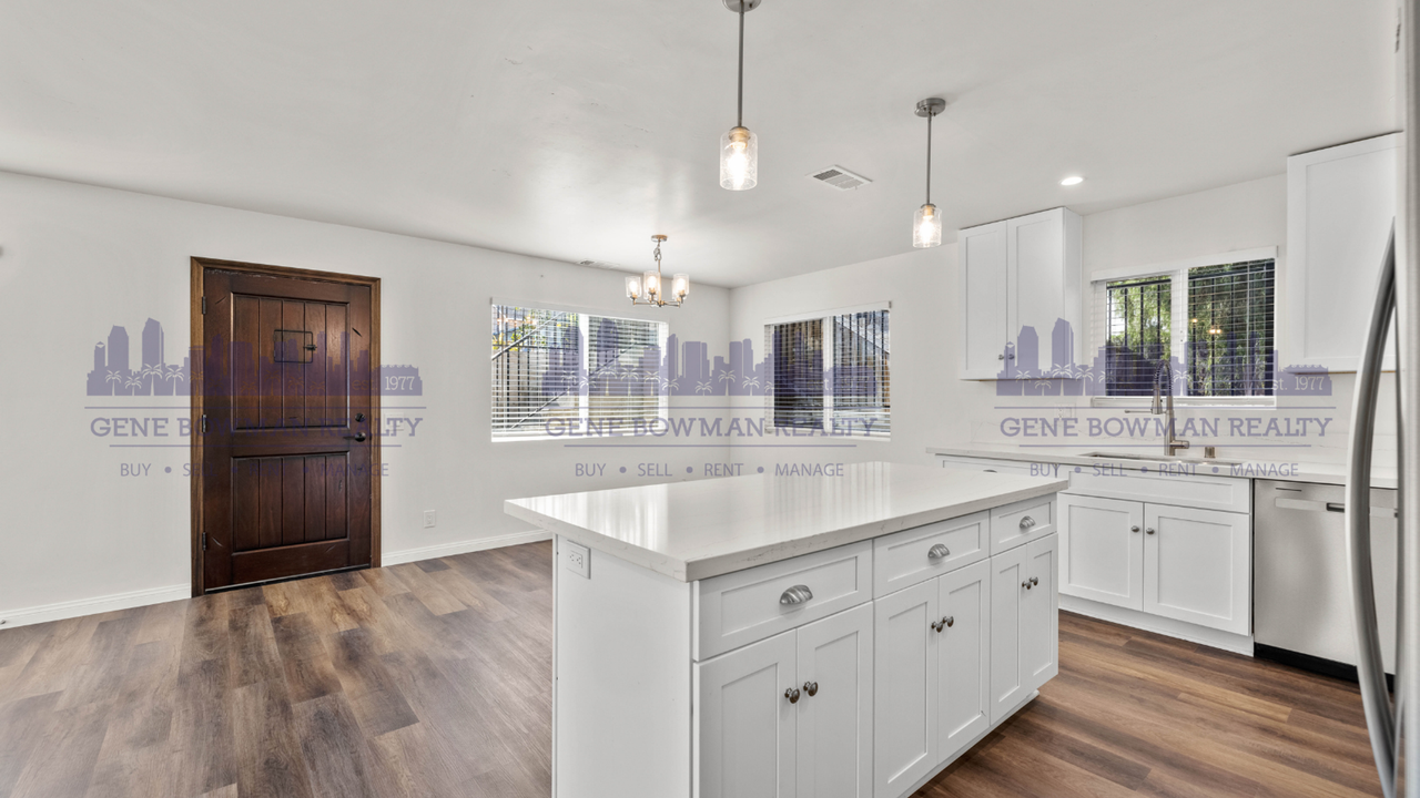 531 E 15th St - Photo 3 of 22