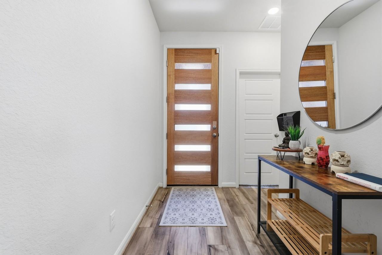 1308 Lydian Broom - Photo 2 of 28